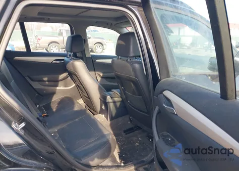 2015 BMW X1 xDrive28I z USA, uszkodzony, nr VIN WBAVL1C52FVY41708